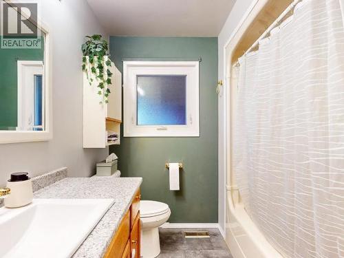 4678 Ontario Ave, Powell River, BC - Indoor Photo Showing Bathroom