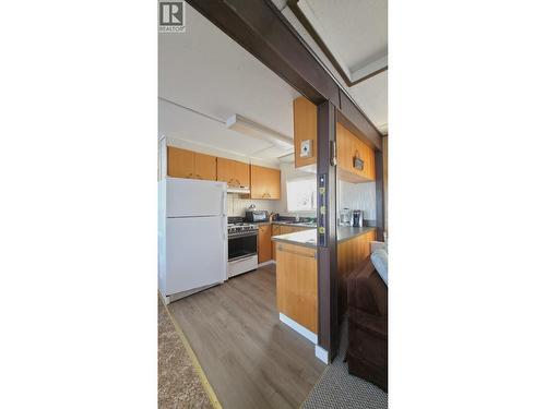 41100 S Bednesti Lake Road, Bednesti, BC - Indoor Photo Showing Kitchen