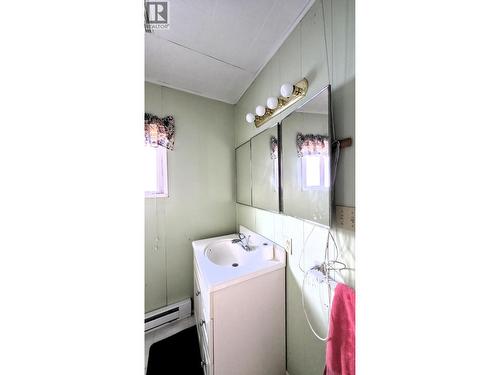 41100 S Bednesti Lake Road, Bednesti, BC - Indoor Photo Showing Laundry Room