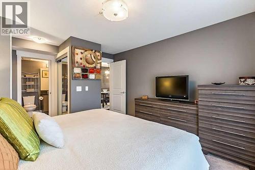 2114, 11 Mahogany Row Se, Calgary, AB - Indoor Photo Showing Bedroom