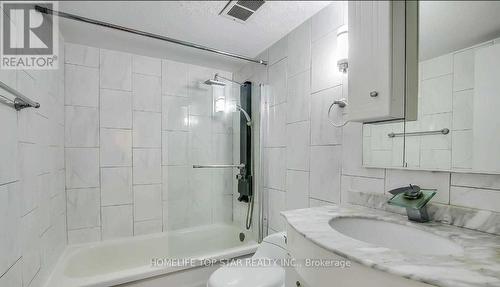 1806 - 5 Massey Square, Toronto, ON - Indoor Photo Showing Bathroom