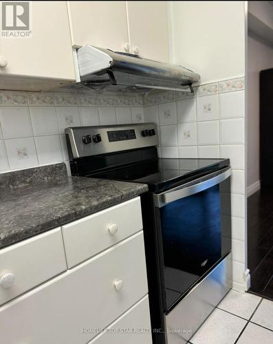 1806 - 5 Massey Square, Toronto, ON - Indoor Photo Showing Kitchen