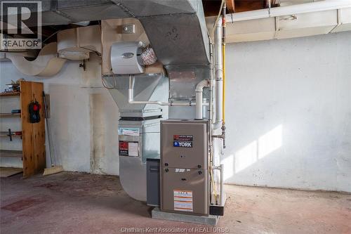 17 Grand Avenue, Wallaceburg, ON - Indoor Photo Showing Basement