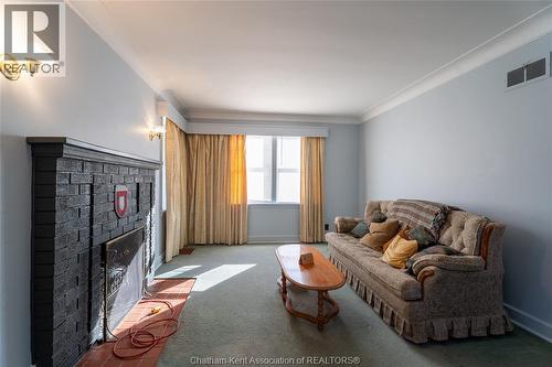 17 Grand Avenue, Wallaceburg, ON - Indoor Photo Showing Living Room With Fireplace