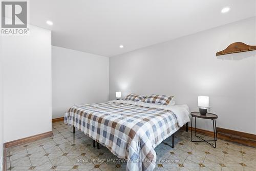 61 Aldred Drive, Scugog, ON - Indoor Photo Showing Bedroom