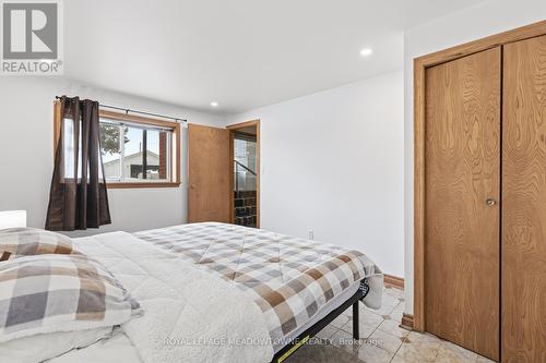 61 Aldred Drive, Scugog, ON - Indoor Photo Showing Bedroom
