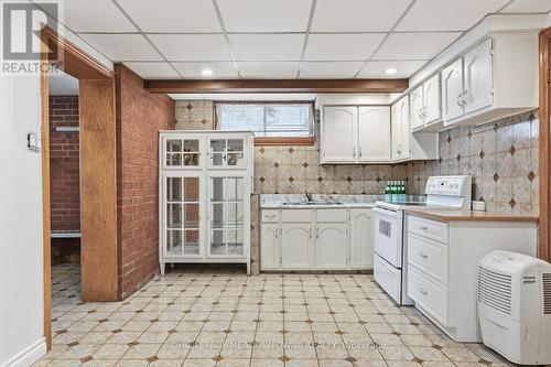61 Aldred Drive, Scugog, ON - Indoor Photo Showing Kitchen
