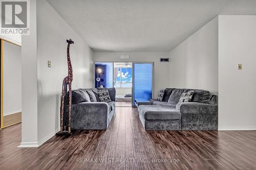 1107 - 100 County Court Boulevard, Brampton, ON - Indoor Photo Showing Living Room