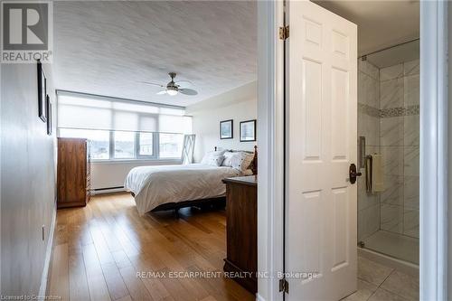 402 - 40 Harrisford Street, Hamilton, ON - Indoor Photo Showing Bedroom