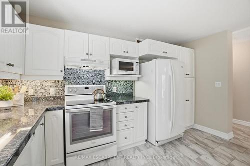 148 Glenariff Drive, Hamilton, ON - Indoor Photo Showing Kitchen