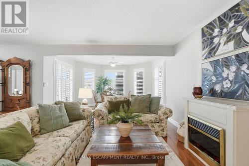 148 Glenariff Drive, Hamilton, ON - Indoor Photo Showing Living Room With Fireplace