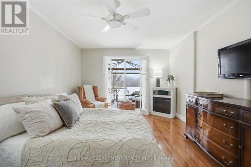 148 Glenariff Drive, Hamilton, ON - Indoor Photo Showing Bedroom