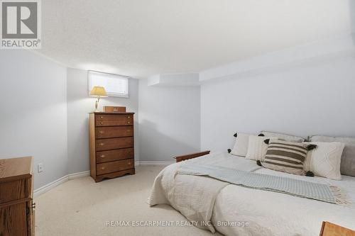 148 Glenariff Drive, Hamilton, ON - Indoor Photo Showing Bedroom