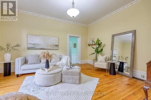 453 Drew Street, Woodstock (Woodstock - North), ON - Indoor Photo Showing Living Room