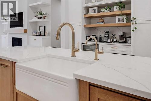 619 55 Avenue Sw, Calgary, AB - Indoor