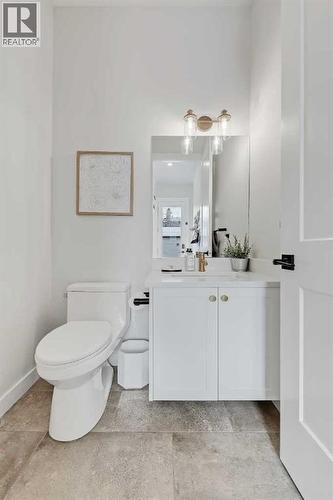 619 55 Avenue Sw, Calgary, AB - Indoor Photo Showing Bathroom