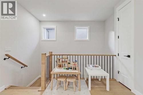 619 55 Avenue Sw, Calgary, AB - Indoor Photo Showing Other Room