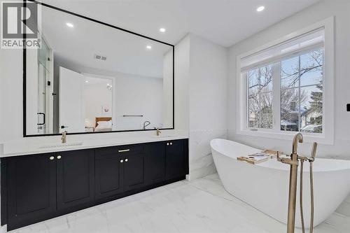 619 55 Avenue Sw, Calgary, AB - Indoor Photo Showing Bathroom