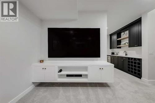 619 55 Avenue Sw, Calgary, AB - Indoor Photo Showing Other Room