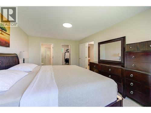 1420 Bentien Road, Kelowna, BC - Indoor Photo Showing Bedroom