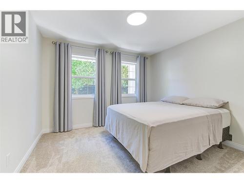1420 Bentien Road, Kelowna, BC - Indoor Photo Showing Bedroom