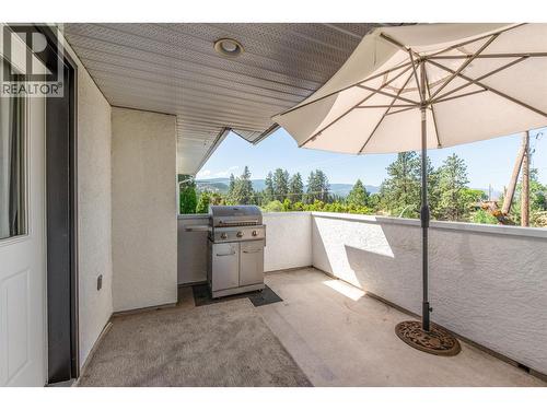 Patio outback - 1420 Bentien Road, Kelowna, BC - Outdoor With Exterior
