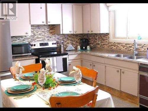 347 Langdon Rd, Sault Ste. Marie, ON - Indoor Photo Showing Kitchen With Double Sink