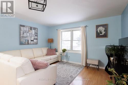 1227 Victoria Drive, London East (East C), ON - Indoor Photo Showing Living Room