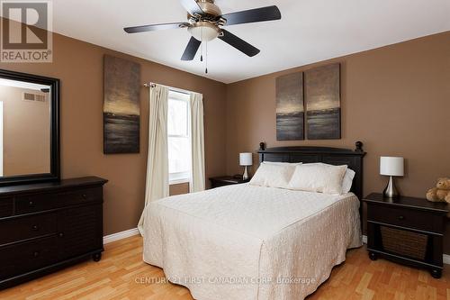 1227 Victoria Drive, London East (East C), ON - Indoor Photo Showing Bedroom