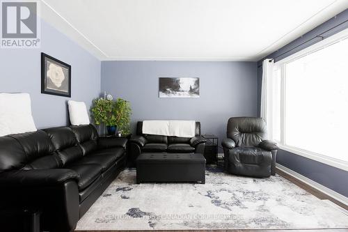 1227 Victoria Drive, London East (East C), ON - Indoor Photo Showing Living Room