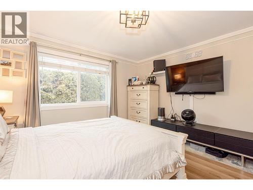 205 Gerstmar Road Unit# 1, Kelowna, BC - Indoor Photo Showing Bedroom