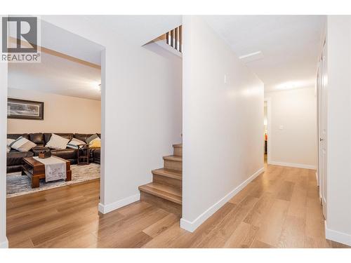 205 Gerstmar Road Unit# 1, Kelowna, BC - Indoor Photo Showing Other Room