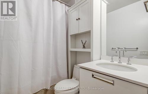 608 - 33 Charles Street E, Toronto, ON - Indoor Photo Showing Kitchen