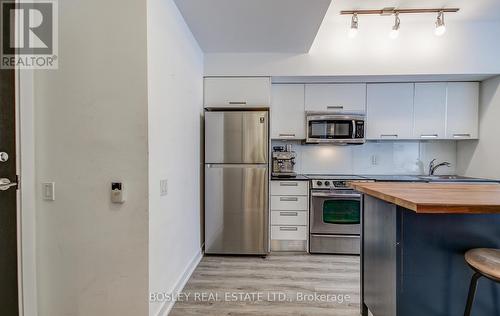 608 - 33 Charles Street E, Toronto, ON - Indoor Photo Showing Kitchen With Upgraded Kitchen