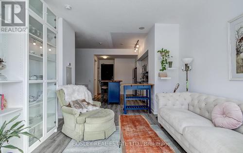 608 - 33 Charles Street E, Toronto, ON - Indoor
