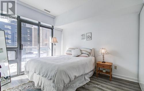 608 - 33 Charles Street E, Toronto, ON - Indoor Photo Showing Bedroom