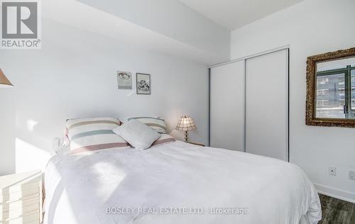 608 - 33 Charles Street E, Toronto, ON - Indoor Photo Showing Bedroom