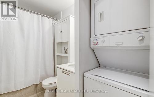 608 - 33 Charles Street E, Toronto, ON - Indoor