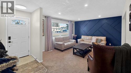 5813 50 Street, Taber, AB - Indoor