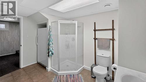 5813 50 Street, Taber, AB - Indoor Photo Showing Bathroom