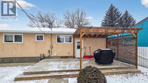 5813 50 Street, Taber, AB - Outdoor