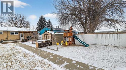 5813 50 Street, Taber, AB - Outdoor