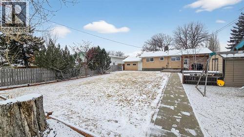 5813 50 Street, Taber, AB - Outdoor