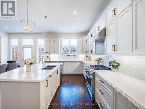 23 Grace Lake Court, Vaughan, ON - Indoor Photo Showing Kitchen With Double Sink With Upgraded Kitchen