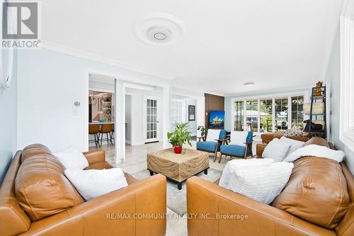 168 Kingslake Road, Toronto, ON - Indoor Photo Showing Living Room