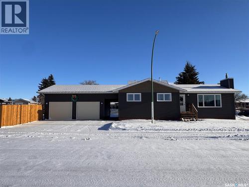 415 3Rd Avenue W, Biggar, SK - Outdoor