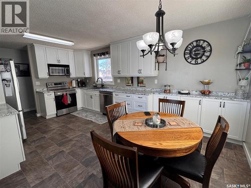 415 3Rd Avenue W, Biggar, SK - Indoor Photo Showing Dining Room
