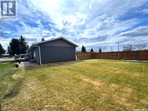 415 3Rd Avenue W, Biggar, SK - Outdoor