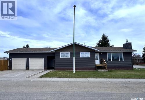 415 3Rd Avenue W, Biggar, SK - Outdoor