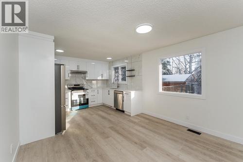 7790 Queens Crescent, Prince George, BC - Indoor Photo Showing Kitchen